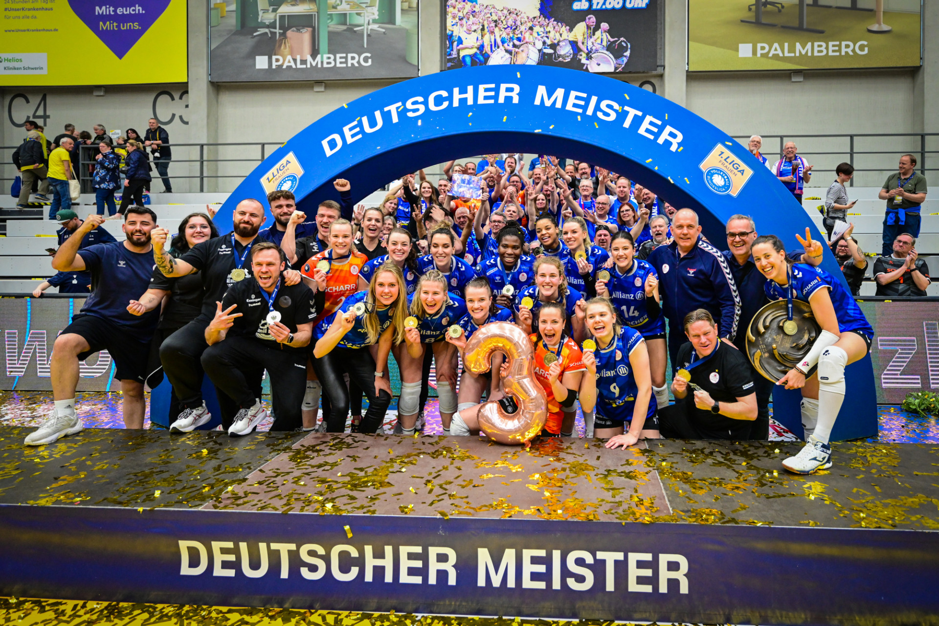 Hattrick und Triple! Allianz MTV Stuttgart! Foto: Jens Körner - Bildermacher Sport